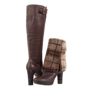 Ugg Australia Savoie Boots (size 7)